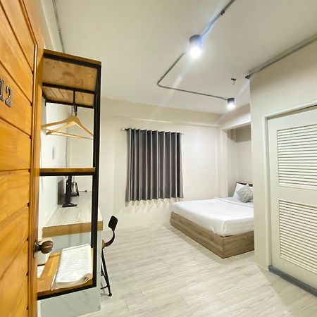 ซับรูมโฮเทล Subroom Hotel Surat Thani Buitenkant foto