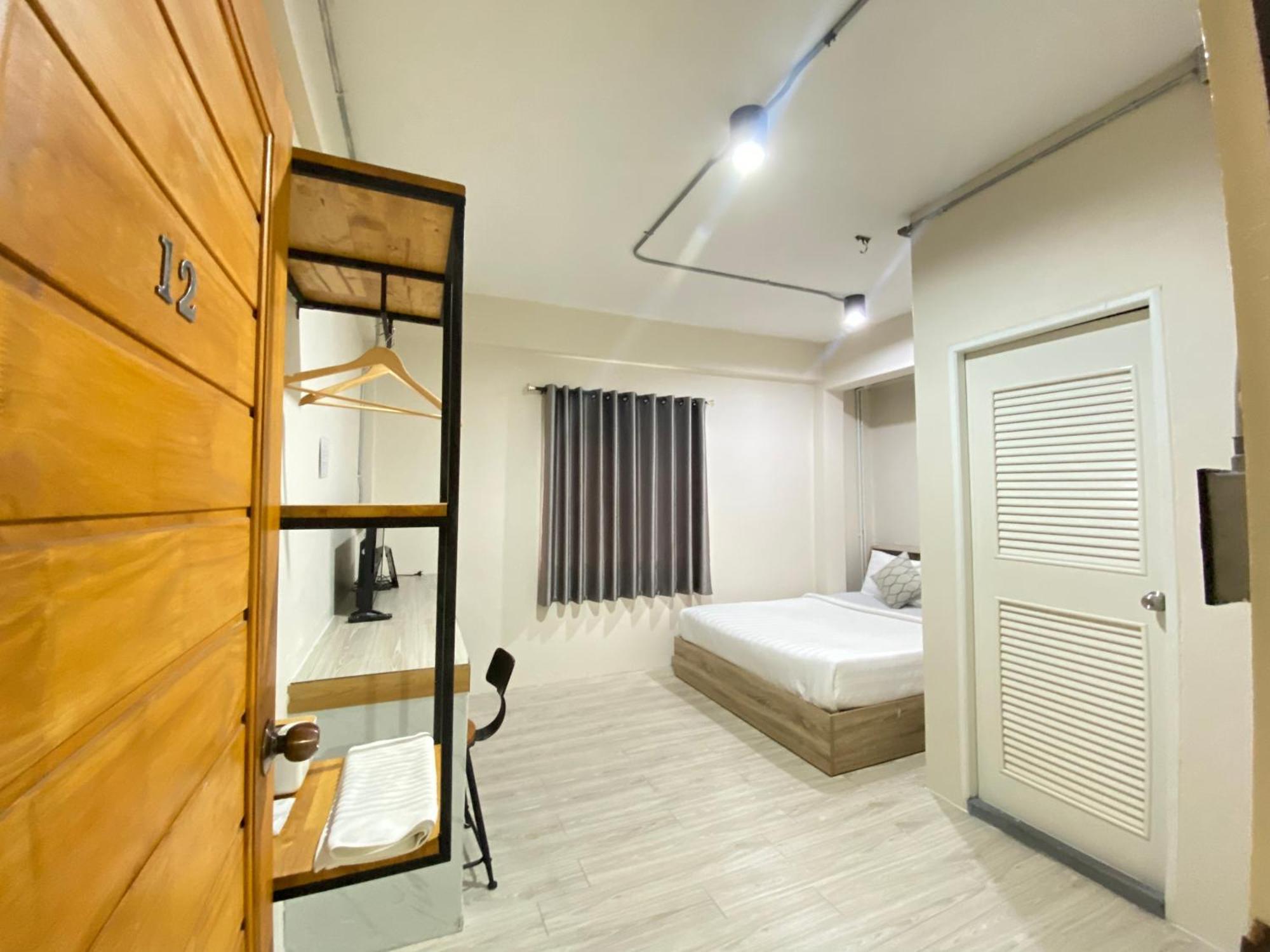 ซับรูมโฮเทล Subroom Hotel Surat Thani Buitenkant foto